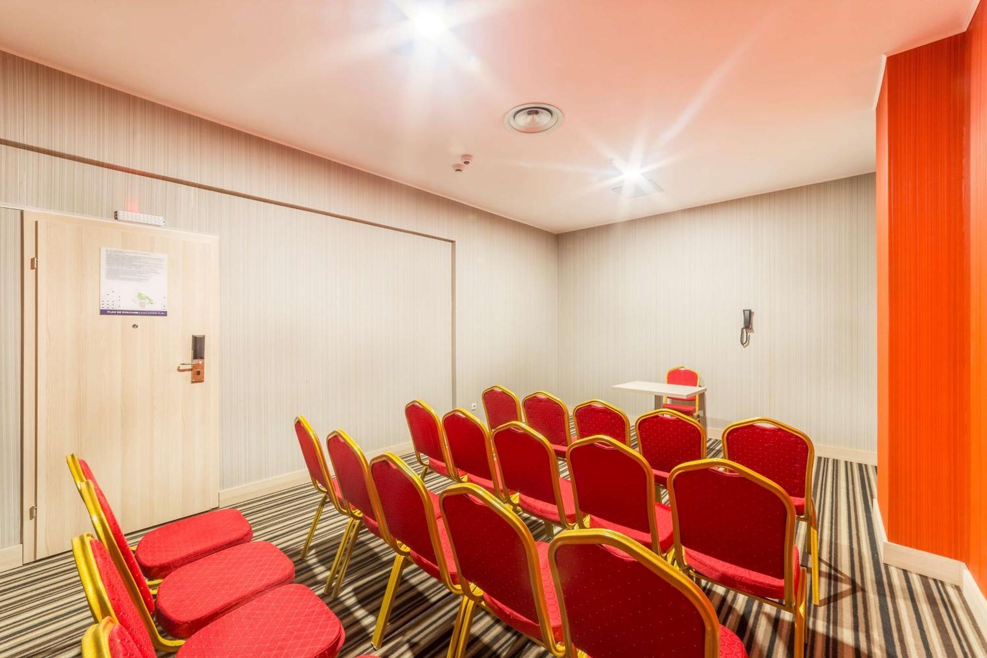 Hotel Hampton By Hilton Iasi Extérieur photo