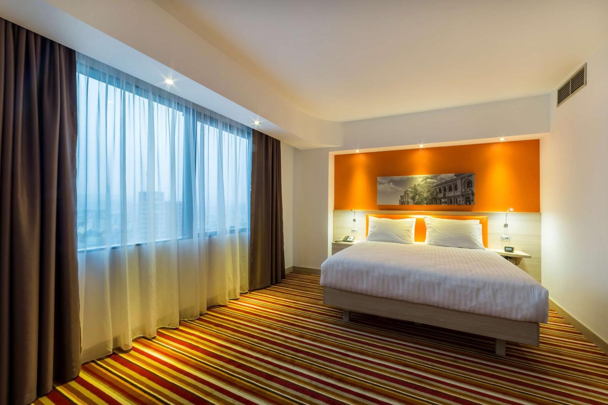 Hotel Hampton By Hilton Iasi Extérieur photo