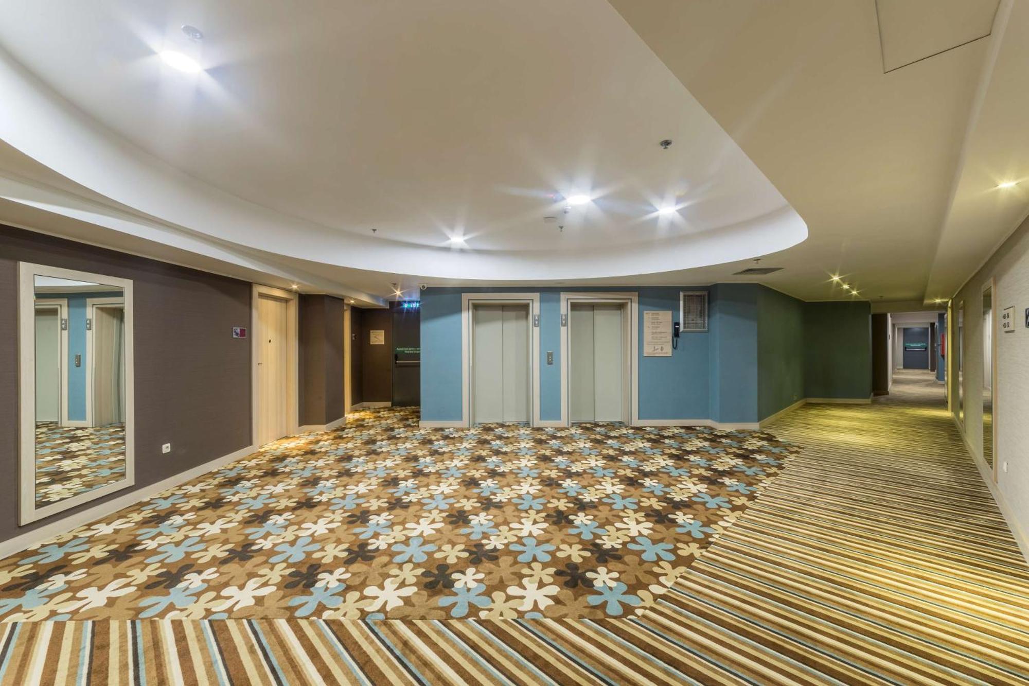 Hotel Hampton By Hilton Iasi Extérieur photo